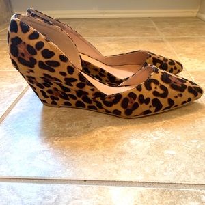 Leopard suede wedge shoe